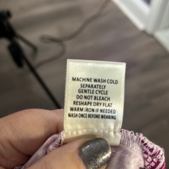 Skies Are Blue Dark Pink and White Sleeveless Tunic Size Small Petite - Picture 8 of 8